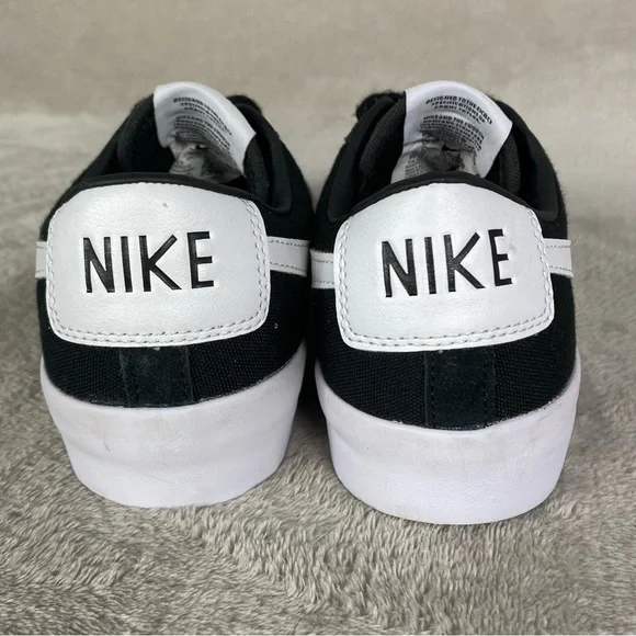 Nike SB Zoom Blazer GT Mens Sneakers Shoes Size 8 Black White Suede Low NEW
